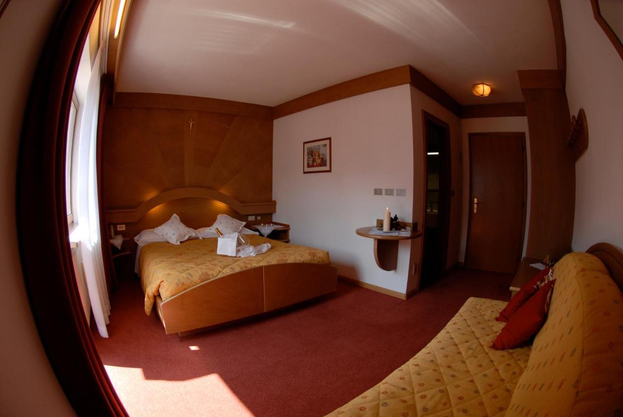 Hotel Catinaccio Vigo di Fassa Rom bilde