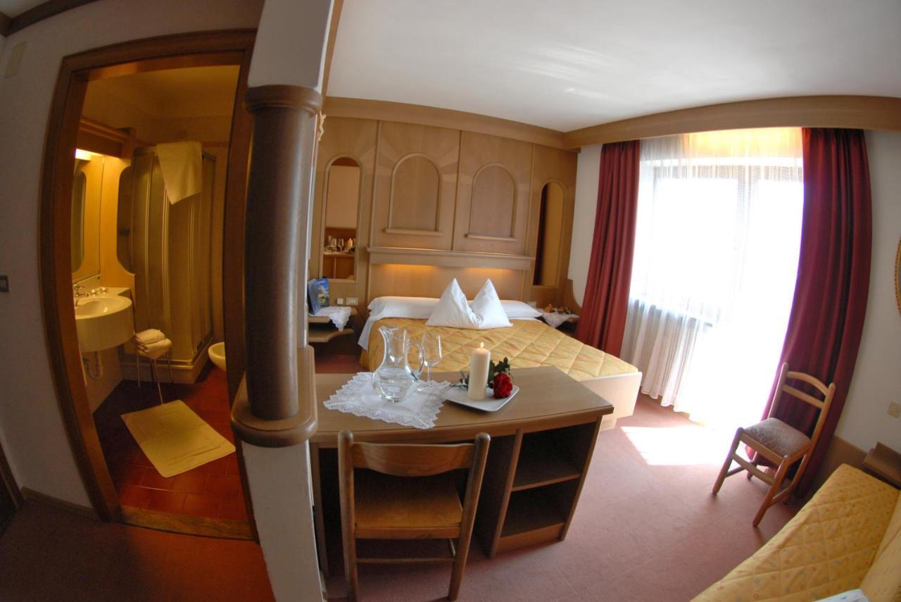 Hotel Catinaccio Vigo di Fassa Rom bilde